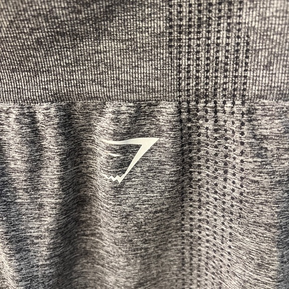 Gymshark, two piece aleisure wear set - Picture 5 of 9